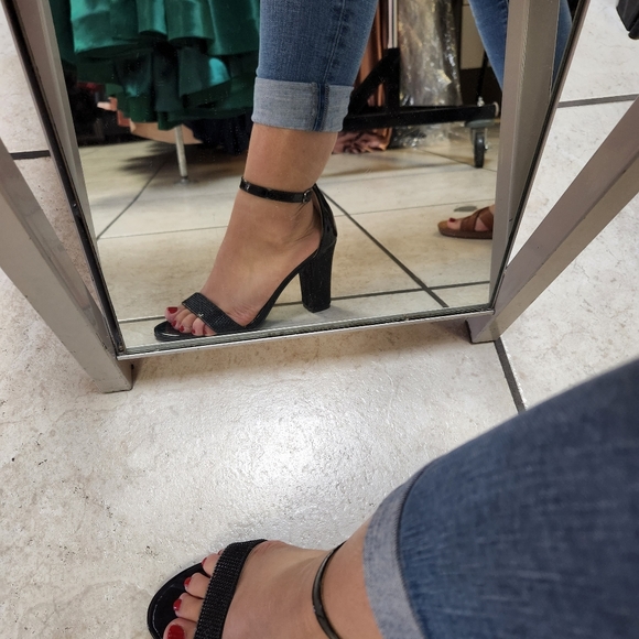 Black Rhinestone Block Heel - Picture 5 of 7